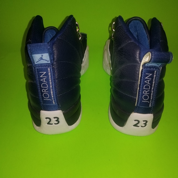JORDAN 12 MENS SIZE 9.5 - Picture 2 of 5